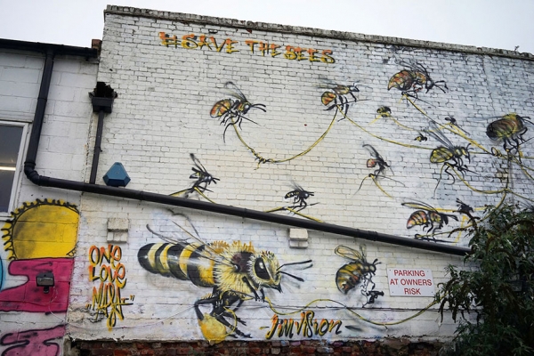 4_Honey-Bee-Graffiti
